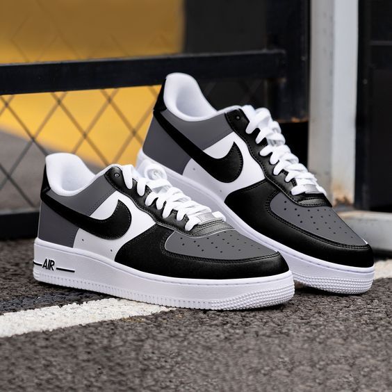 Sports shoes for men